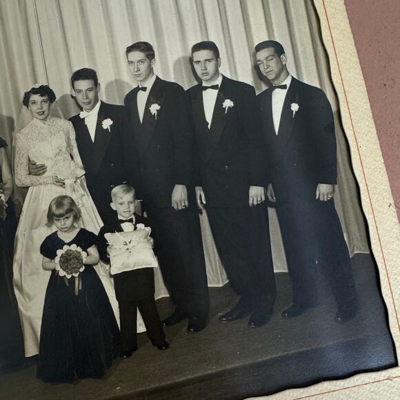 1940s 1950s Wedding portrait in folding picture frame 8x10 instant family - Picture 7 of 11